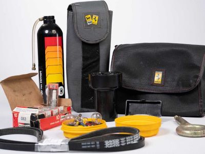 Tidak Mampu Beli Ferrari F40? Tenang Kamu Masih Bisa Miliki Peralatannya!