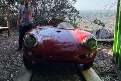 35 Tahun Diam di Garasi, Mobil Porsche 550 Spyder Ini Ditemukan Lagi!