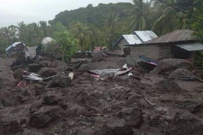 Ratusan Orang yang Tertimbun Longsor di NTT Belum Ditemukan, Bupati Flores Kirim Bantuan