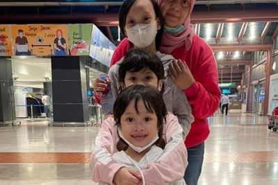 Pasca Kematian Anaknya Viral, Erlita Dewi Akhirnya Bisa Berkumpul dengan 3 Putrinya