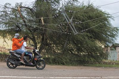 Nasib Pilu Warga Kupang NTT, Listrik Masih Padam, Harus Bayar Rp5 Ribu untuk Ngecas HP