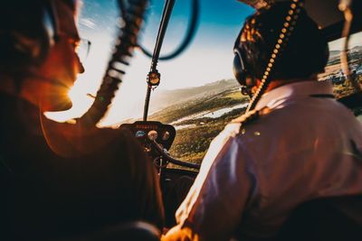 Mantan Pilot Ini Menghadapi Dakwaan Setelah Melakukan Tindakan Cabul dalam Penerbangan