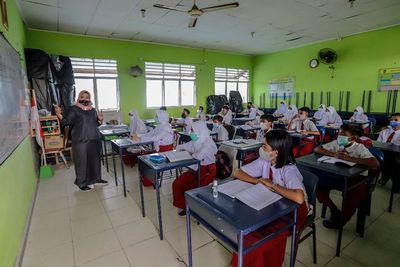 Terbukti Sukses di Beberapa Daerah, Mendikbud Harap Belajar Tatap Muka Bisa Dilakukan 