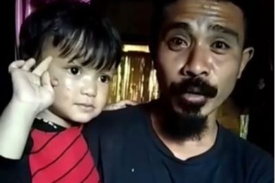 Viral Anak Kecil Ditemukan di Batang Pohon Usai 5 Jam Terseret Banjir di NTT