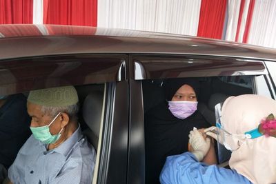 Pemko Medan Vaksinasi Massal Buat Lansia di Lanud Soewondo, Dafar Lewat Aplikasi Halodoc