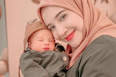 Baru Lahir, Telinga Anak Zaskia Sungkar dan Irwansyah Mendapat Sorotan, Kenapa Ya?