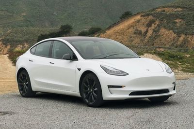Tesla Sukses Kirimkan 184.000 Mobil Listrik di Kuartal Pertama Tahun Ini