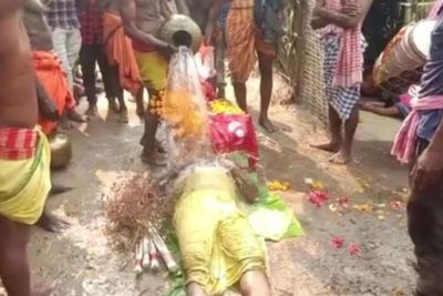 Aneh! Penduduk Desa di India Ini Mencoba Menghidupkan Kembali Orang yang Sudah Meninggal