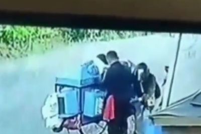 Tukang Kerupuk Jadi Korban Hipnotis, Netizen Geram: Ya Allah Tega Banget