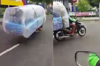 Gak Kira-kira, Customer Minta Driver Ojol Antarkan Kasur Berukuran Besar