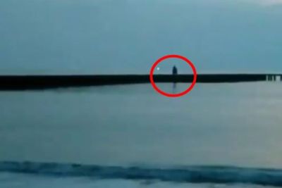 Selfie Sambil Bawa Motor, Pengunjung Pantai Nyebur ke Laut, Ditemukan Dalam Keadaan Tewas