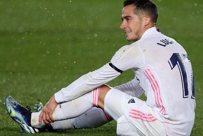 Alami Cedera, Lucas Vazquez Terancam Absen Sampai Akhir Musim
