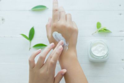 Ketahui Kandungan Ceramide pada Produk Skincare, Apa Fungsinya?