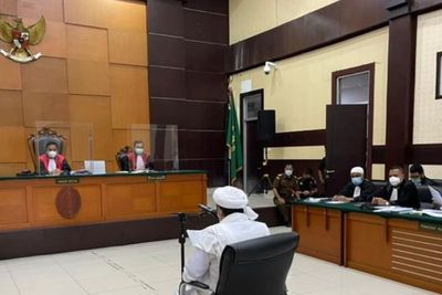 Emak-Emak Simpatisan HRS: Allahu Akbar, Saya Rela Wakafkan Nyawa untuk Bela Habib Rizieq
