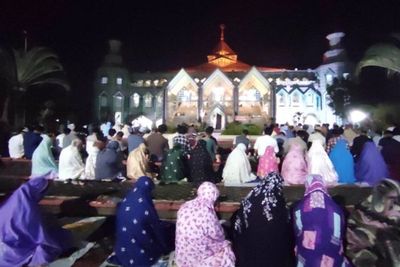 Tarawih Pertama, Seribuan Jamaah Padati Masjid Al-Markaz Makassar
