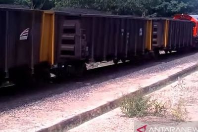 Mengerikan, Pria Tewas Mengenaskan Tertabrak KA Babaranjang, saat Meniti Rel Kereta