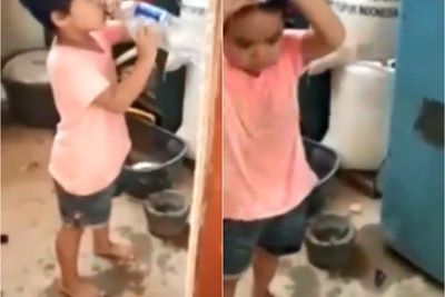Menggemaskan, Bocah Terciduk Hendak Minum saat Puasa, Ngaku Cuma Cuci Muka