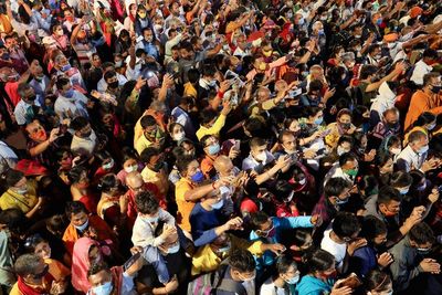 Pemerintah Sempat Sombong, Jenazah Korban Covid-19 Kini Menumpuk di India