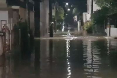 Kali Sunter Meluap, Cipinang Melayu Kebanjiran hingga 1 Meter