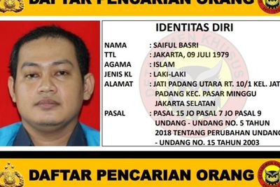 Buronan Teroris Jakarta Saiful Basri Serahkan Diri ke Kantor Polisi, Begini Kronologinya