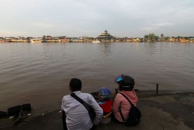 FOTO: Ngabuburit di Sungai Kapuas