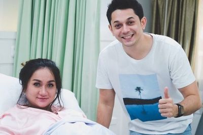 Waduh! Andrew Andika Lupa Bacaan Azan, Saking Semangatnya Sambut Kelahiran Anak Pertama