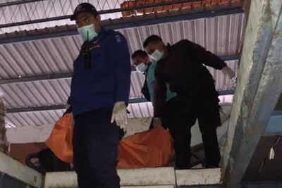 Bercanda Berujung Maut, Pria Tewas di Tempat Usai Leher Terjepit Pintu Lift saat Berjalan