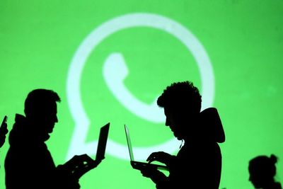 WhatsApp Disebut Bakal Hadirkan Integrasi dengan Facebook Messenger!