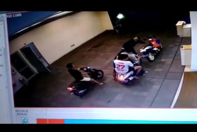 Viral! Pemotor Antar Korban Penusukan ke RS Lalu Ditinggalkan, Korban Sudah Tewas