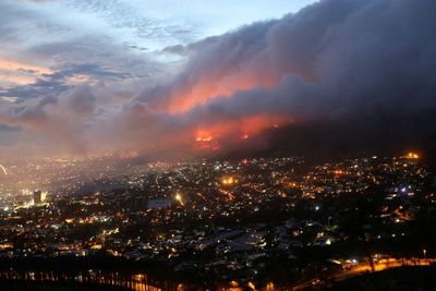 Seorang Pria Ditangkap Diduga Penyebab Kebakaran Table Mountain