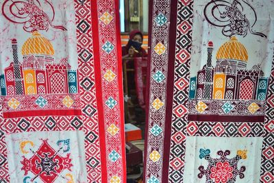 FOTO: Kerajinan Sajadah Batik