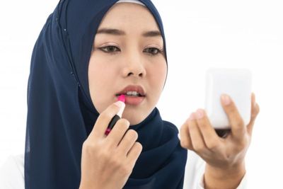 Tips Make Up Simpel Tapi Fresh Selama Puasa, Bye-bye Wajah Pucat
