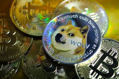 Wow! Mata Uang Kripto DOGE Naik Lebih dari 600% dalam 1 Minggu, Investor Berbinar