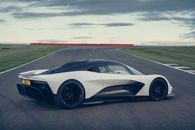 Aston Martin akan Tampilkan Revisi Terbaru dari Valhalla, Pakai Mesin AMG Power!