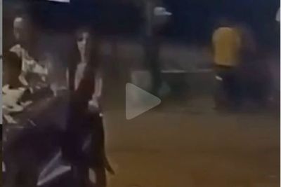 Mahluk Menyeramkan Bonceng Motor Seorang Pria, Netizen: Setan Irit Ongkos