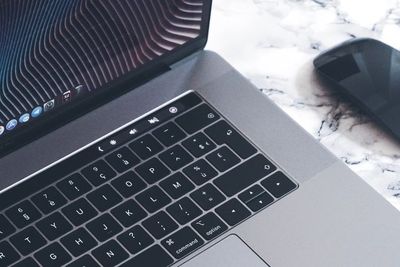 MacBook Pro 2021 Kemungkinan Tak Hadirkan Touch Bar Lagi, Ada Apa?