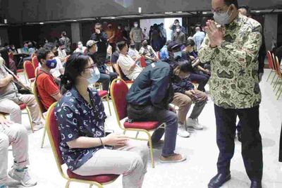 Anies Sediakan 30 Ribu Dosis Vaksin untuk Pekerja Seni