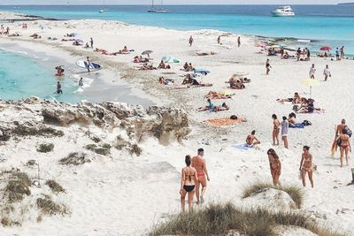 Menolak Menjadi Kuburan, Pemerintah Spanyol Wajibkan Penggunaan Masker di Pantai
