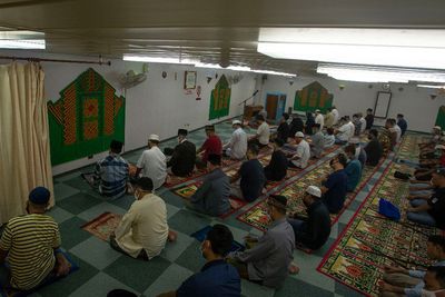 FOTO: Shalat Jumat di Kapal Penumpang