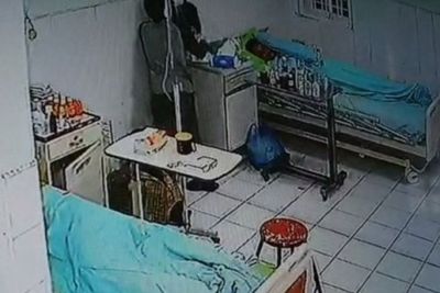 Maling Terekam CCTV Bobol Ruang Isolasi Pasien Covid-19 di RSUD Pirngadi Medan