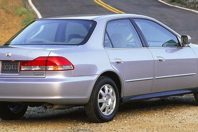 Pengemudi Ini Tewas Akibat Kecelakaan, Airbag Takata Honda Accord-nya Meledak!