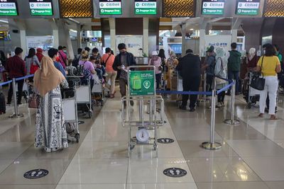 Mudik Dilarang, Ratusan WN India Malah Masuk Indonesia, Padahal sedang Tsunami Covid-19