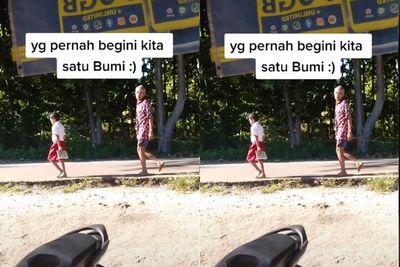 Momen Ayah yang Antar Anaknya ke Sekolah Sambil Pegang Rotan, Bikin Netizen Nostalgia