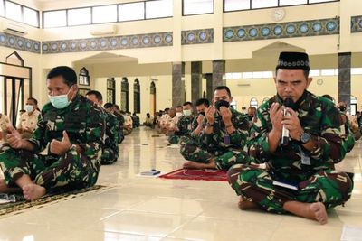 Kru KRI Nanggala 402 Masih Belum Ditemukan, TNI AL Gelar Doa Bersama