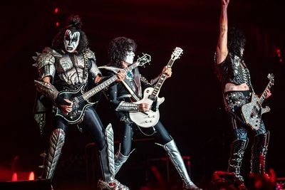 Netflix Akan Hadirkan Biopik Band KISS