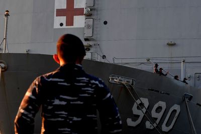 FOTO: Operasi Pencarian KRI Nanggala Hari Ke-4