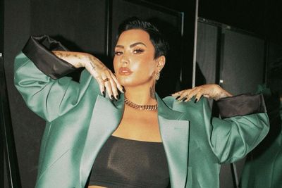 Jadi Biseksual, Demi Lovato Sempat Jalin Hubungan dengan Pria: Untuk Stabilitas Hidup!