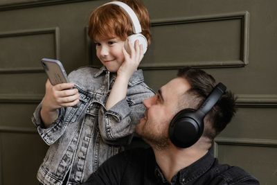 Studi: Orang Dewasa dapat Tingkatkan Kualitas Tidur dengan Cara Dengarkan Musik!