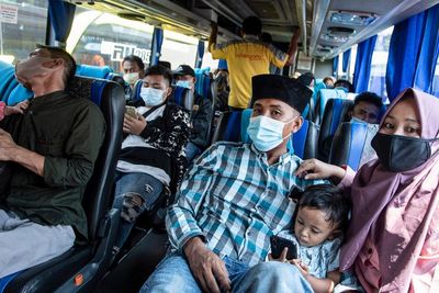 FOTO: Mudik Awal di Terminal Kalideres
