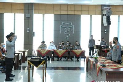Tersangkut Kasus Narkoba, Ratusan Polisi Tanda Tangani Perjanjian di Depan Kapolda Sumbar